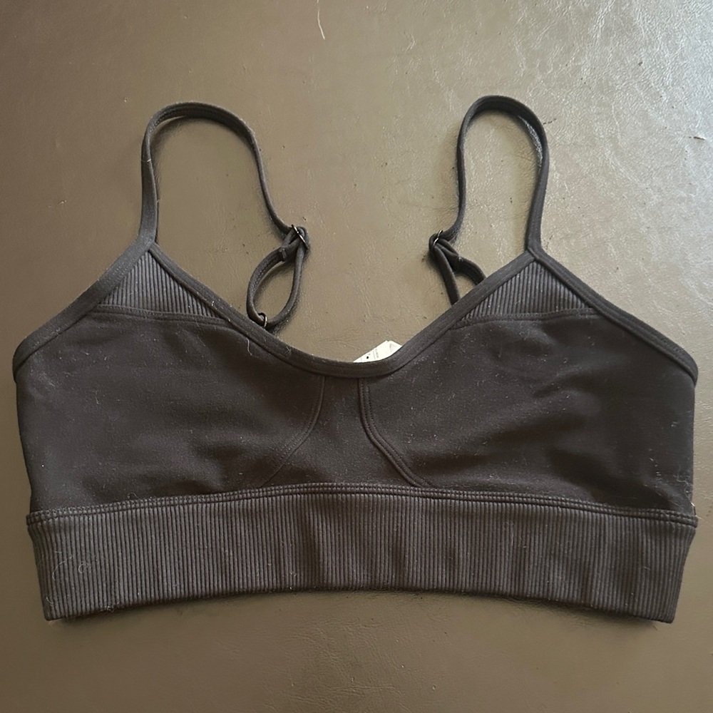 Seamless Black Sports Bra